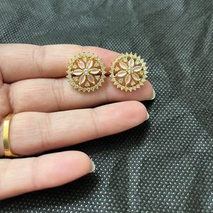1 carat gold , earrings, new